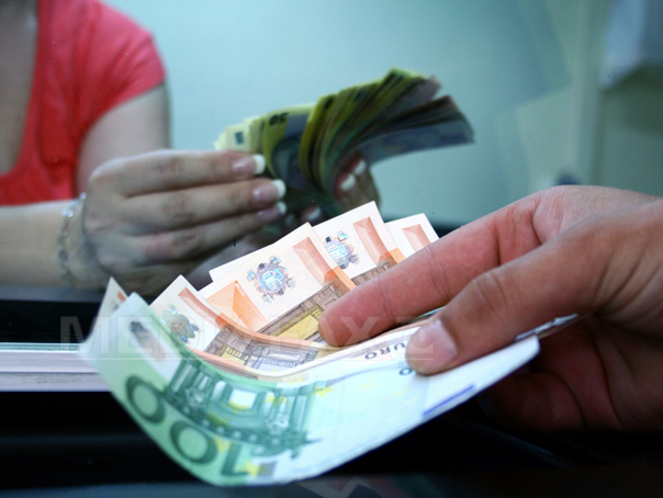 cursul-bnr-in-2025-49749-lei-euro-crestere