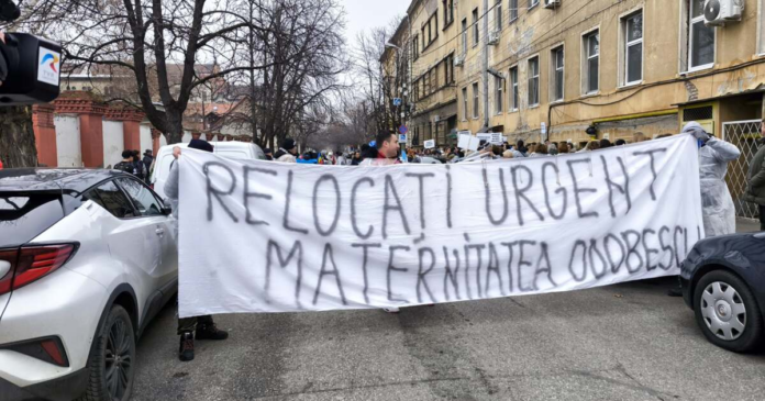 video-angajatii-maternitatii-odobescu-protesteaza-pentru-o-cladire-noua