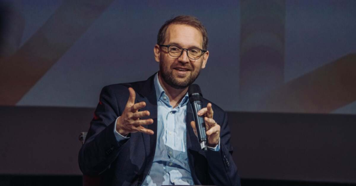dominic-fritz-vrea-sa-candideze-la-sefia-usr