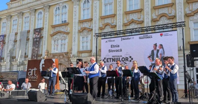 video-festivalul-etniilor-a-energizat-pietele-din-oras