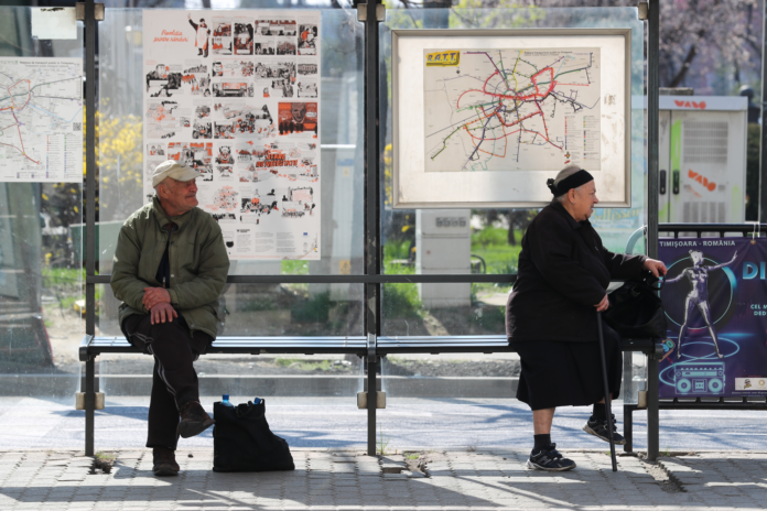cat-pierd-pensionarii-din-cauza-platii-cass