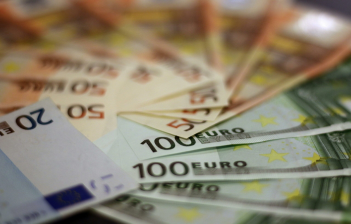 curs-valutar-28-iulie-2025-euro-coboara-aurul-creste