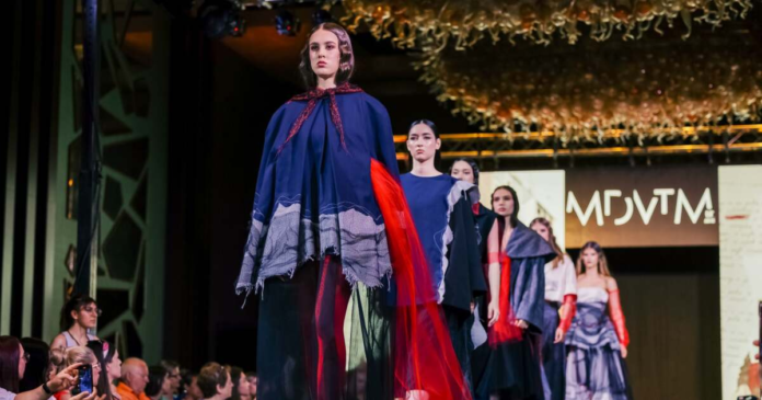 de-la-schita-la-catwalk-gala-absolventilor-de-moda