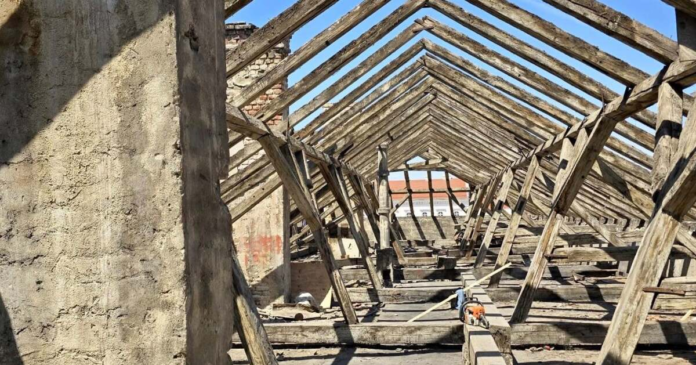 foto-biblioteca-judeteana-din-piata-libertatii-se-transforma