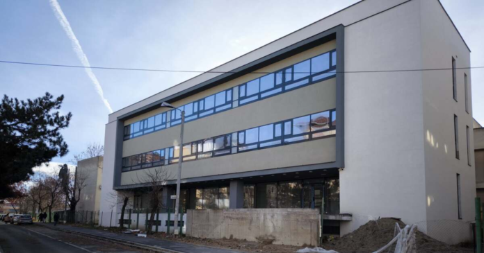 firma-care-nu-a-terminat-lucrarile-la-generala-30-sabotaja-din-nou-investitia-acuza-latcau