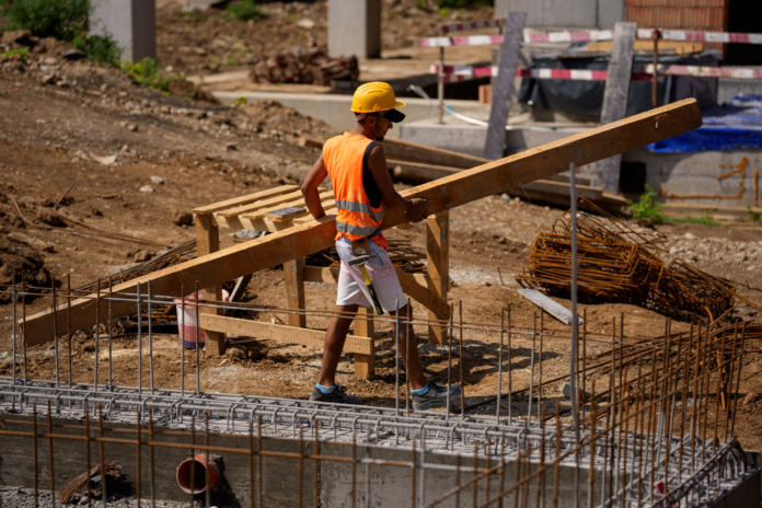 firmele-de-constructii-avertizeaza-asupra-crizei-imobiliare