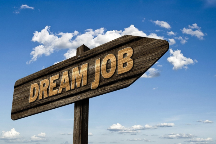 tot-mai-multi-romani-cauta-joburi-part-time-pentru-venituri-suplimentare