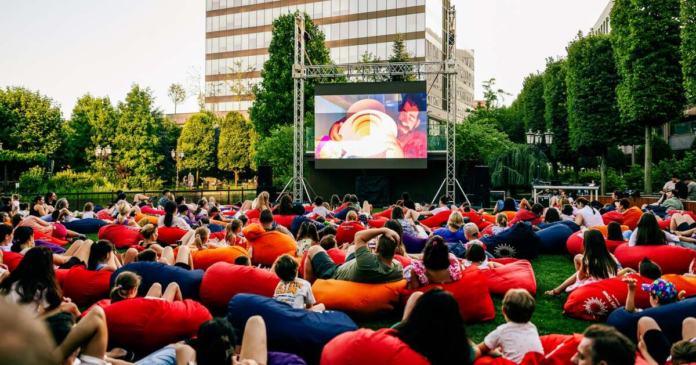 weekend-de-vara-la-iulius-town-cinema-darts-si-distractie-in-familie