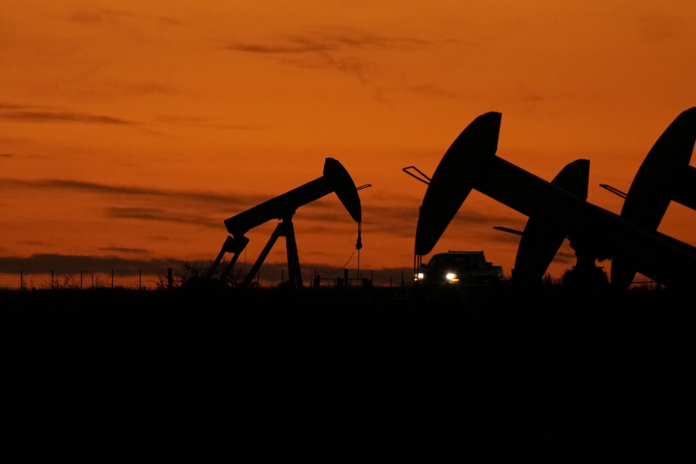 pretul-petrolului-se-stabilizeaza-dupa-scaderea-temerilor-legate-de-rusia