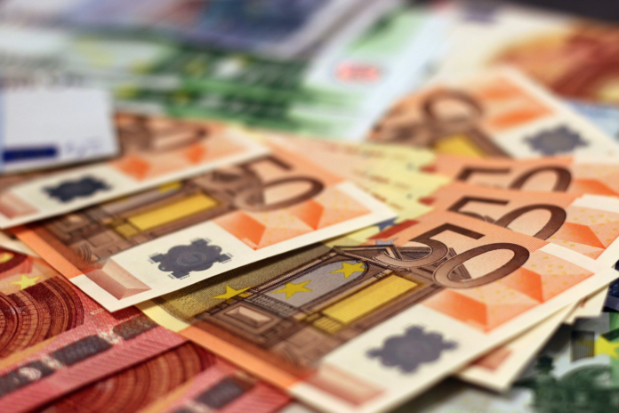 curs-valutar-4-septembrie-euro-scade-aurul-creste
