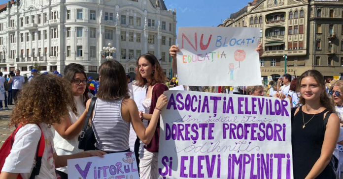 video-proteste-in-centrul-timisoarei-profesorii-si-studentii-spun-nu-legii-bolojan