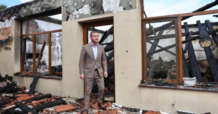 FOTO. Simonis: „Sprijinim refacerea școlii din Lovrin”