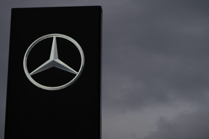 Profitul Mercedes-Benz scade drastic din cauza pieței și tarifelor