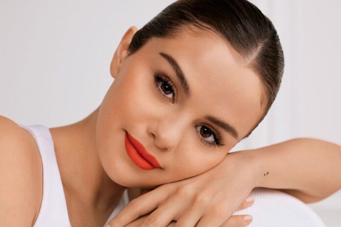 Selena Gomez obține succes cu Rare Beauty, spre deosebire de alte vedete