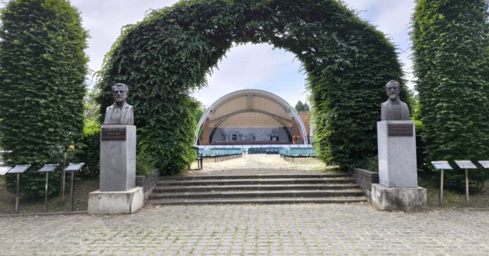 Soiuri de trandafiri create de Árpád Mühle, recuperate de peisagiști timișoreni.