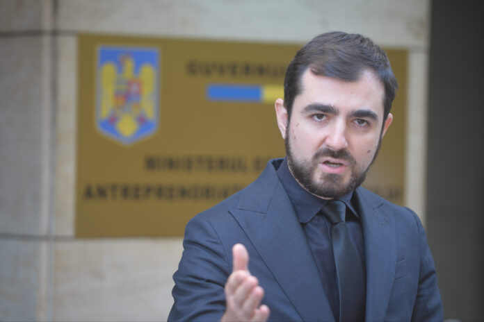 Deputatul USR Claudiu Năsui îl laudă pe Rogobete: „Prima reformă adevărată e de la un PSD”