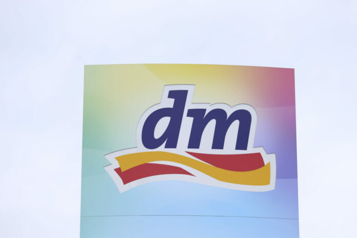 dm-drogherie markt va continua implementarea caselor self-service în magazine. Ce planuri mai are retailerul german?