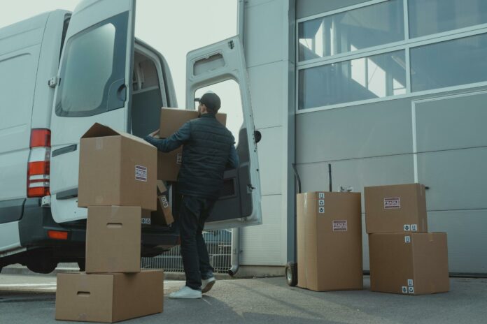 Recomandările ANCOM pentru livrarea coletelor în sărbători
