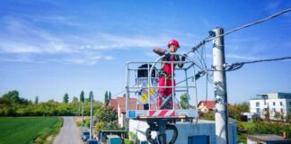 Dumbrăvița îmbunătățește iluminatul public: un sistem inteligent cu 835 de lămpi noi și control digital al consumului.