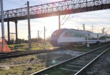 Trenurile suspendate între Timișoara și Arad în luna iunie. Pasagerii vor fi transportați cu autocare.