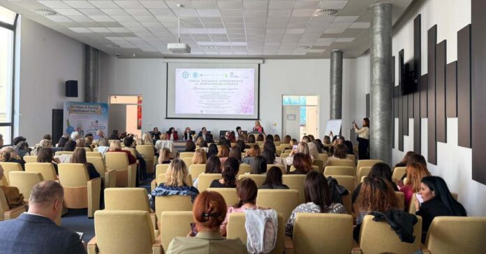 FOTO. Digitalizarea în logopedie. Specialiști din diverse județe s-au reunit la Timișoara pentru a discuta despre noile inovații.