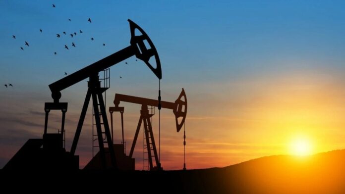 O putere europeană își reduce sancțiunile asupra importurilor de petrol rusesc.