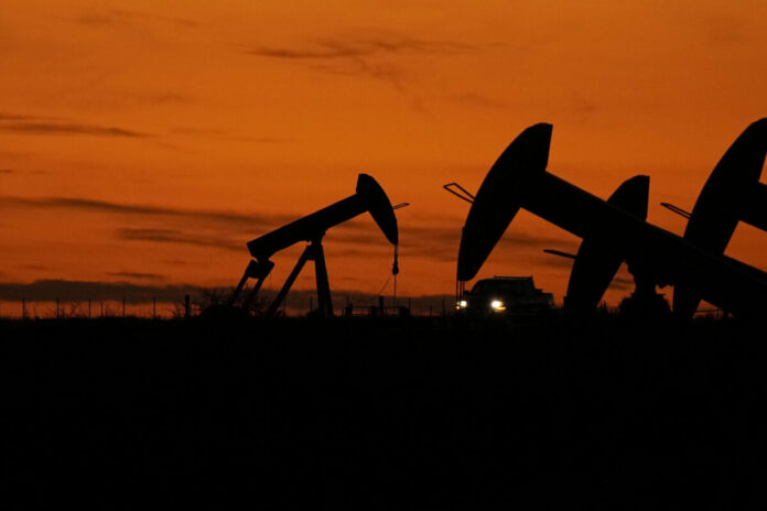 Prețul petrolului crește din nou, după ce Trump a numit oferta de pace a Iranului „total inacceptabilă”