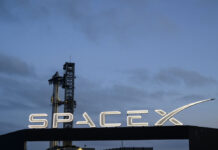 SpaceX a depus documentele pentru listarea la bursă și ar putea fi evaluată la o sumă record.