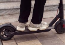 Apel emoționant după tragedia din Dumbrăvița. Mătușa adolescentului aflat în comă solicită interzicerea trotinetelor electrice pentru minori.