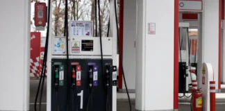 Autoritățile s-au întâlnit cu benzinarii și analizează posibilitatea de a prelungi sau nu situația de criză de pe piața carburanților. Totuși, pentru adoptare este nevoie de un guvern complet.