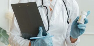 Caravană medicală în Ciacova: consultații gratuite pentru locuitorii orașului și ai satelor învecinate.