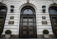 Creditele acordate populației și companiilor au crescut cu 7,7% în luna mai, comparativ cu mai 2025, în termeni nominali. Depozitele rezidenților neguvernamentali au înregistrat o creștere identică de la an la an.