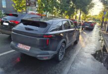Jaguar: Dacia Striker, surprinsă pe străzile din Capitală