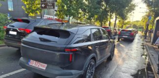 Jaguar: Dacia Striker, surprinsă pe străzile din Capitală