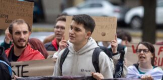 Marș în memoria lui Matias și Dragoș. Comunitatea din Dumbrăvița se mobilizează în urma celor două tragedii care au îndoliat localitatea.