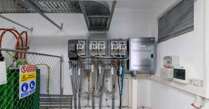 Rețele Electrice România a investit peste 123 milioane de lei în 2025 pentru modernizarea și digitalizarea infrastructurii electrice de distribuție din Timiș.
