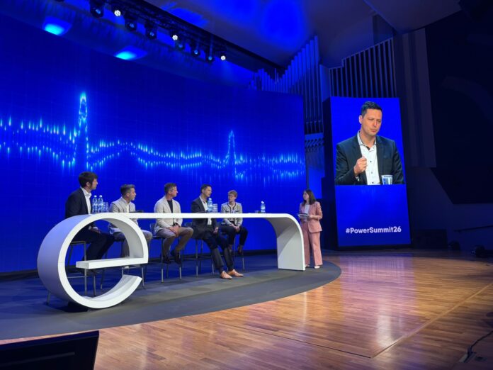 Volker Raffel, E.ON România, la Power Summit 2026: Înlăturarea blocajelor din rețele ar putea reduce prețul energiei angro cu 40% în următorii 10 ani.