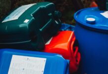 Suspiciuni de contaminare a apei într-un sat din Timiș. DSP a descoperit nereguli, iar Aquatim respinge acuzațiile legate de erbicide.