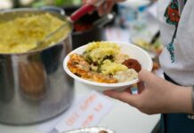 Consiliul Local a oprit reorganizarea DAS și închiderea cantinei sociale. Primăria afirmă că cateringul ar diminua cheltuielile.