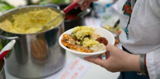 Consiliul Local a oprit reorganizarea DAS și închiderea cantinei sociale. Primăria afirmă că cateringul ar diminua cheltuielile.