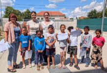 FOTO. De la „Vor să ne fure copiii!” la transformarea centrului social din Kuncz care a schimbat viețile a sute de familii