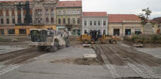 FOTO. Piața Traian își continuă metamorfoza. La final, va fi extinsă și va include o fântână interactivă.