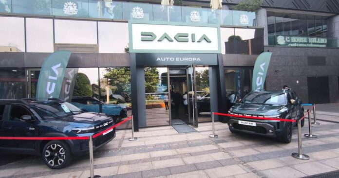 FOTO. Primul Dacia City Store dintr-un mall din România s-a deschis în Iulius Town Timișoara