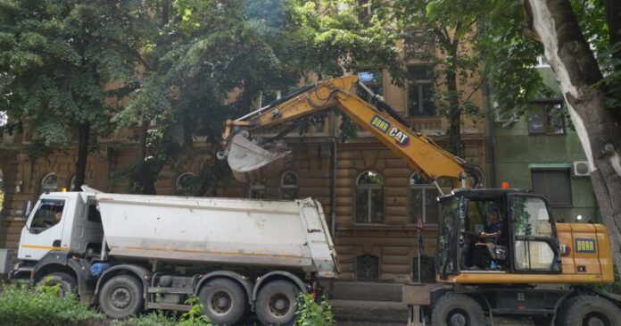 FOTO: Un nou sector de activitate pe șantierul din Traian. Piațeta care devine verde și se conectează cu malul Begăi printr-o pistă pentru biciclete.