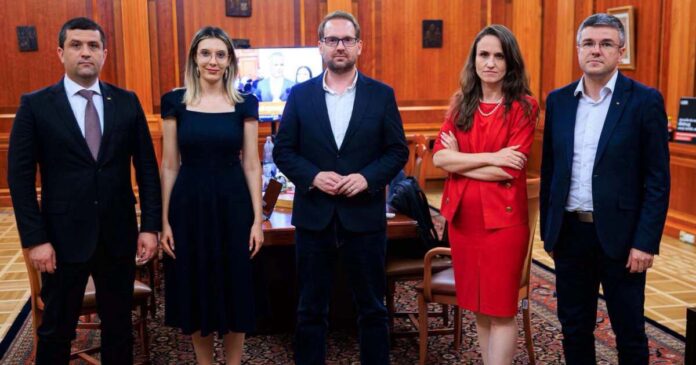 Fritz, după ce partidul său a fost numit „virus”: „Ura PSD-AUR față de USR este, de fapt, teama de ceea ce USR simbolizează”
