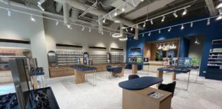 Magazinul OPTIblu din Shopping City Timișoara, acum într-un spațiu modern, complet reamenajat.