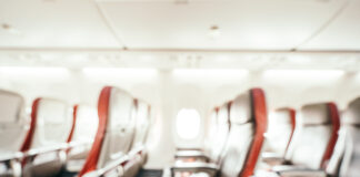 O companie aeriană va aplica tarife mai mari pentru clienții care nu doresc să aibă vecin de scaun în avion.
