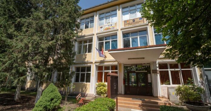 Ofertele pentru Gimnaziala 16 au fost deschise. Zece firme și asocieri concurează pentru contractul de 2,5 milioane de euro.