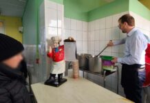 Primăria continuă să insiste asupra desființării cantinei sociale. De această dată, pune la cale o dezbatere.