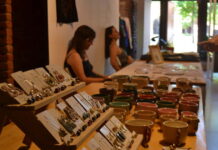 Publicații independente, ceramică și viniluri la Târgul Sit+Read POP—UP. Creatorii locali se reunesc la Bastion.